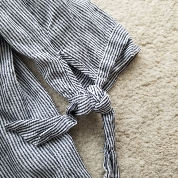 Pinstripe tie-sleeve off-shoulder linen top Artisan NY - Picture 2 of 7